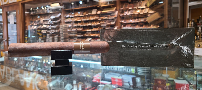 Alec Bradley - Double Broadleaf Toro