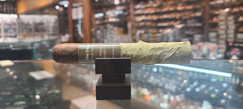 Oscar Valladares - The Oscar Maduro Robusto