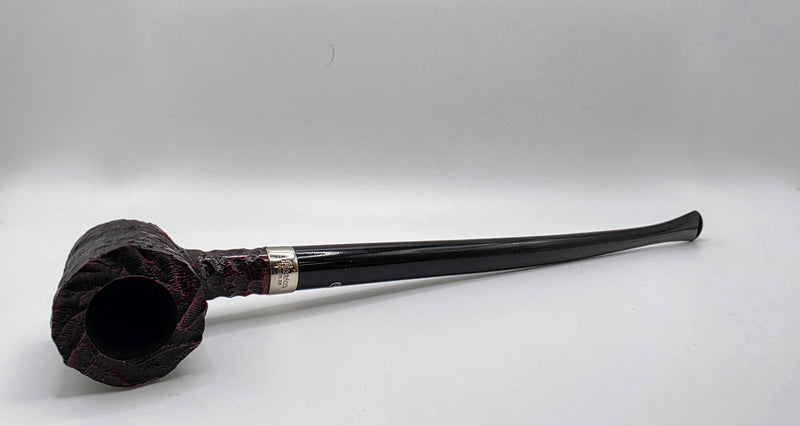 Originally released as one of four Specialty shapes in 1945, the Tankard is Peterson’s variation on the classic Poker design, featuring a tall, cylindrical bowl, a high-set transition, and a sleeker shank for a timeless, elegant appeal.