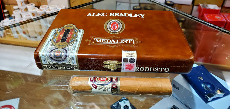 Medalist Robusto - Box of 10 - Alec Bradley