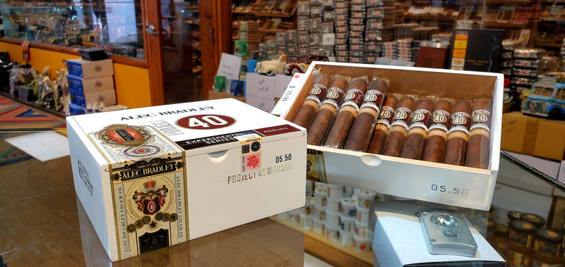 Robusto Maduro - 05.50 - Project 40 - Box of 20 Alec  Bradley