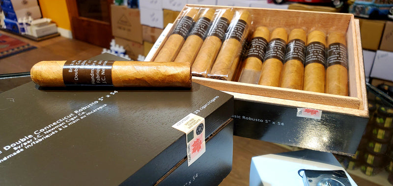 Box of 25 - Double Connecticut Robusto - Brick House