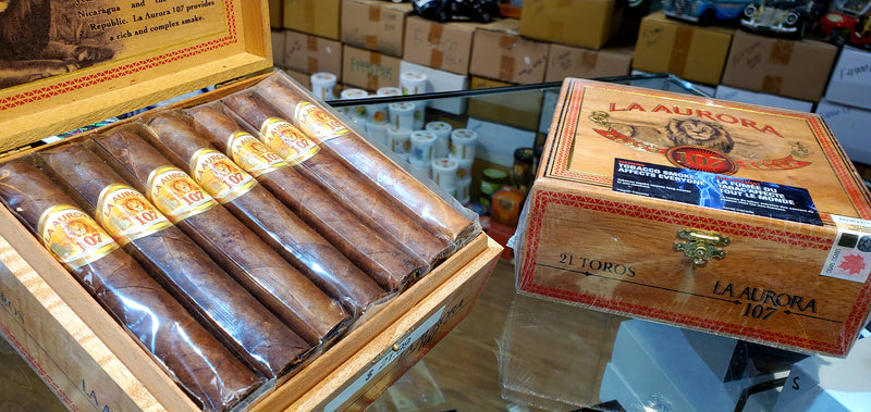 La Aurora - 107 Toro - Box of 21