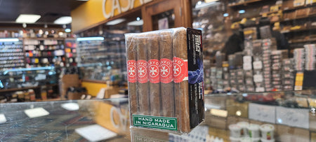 Bravo - Connecticut (Red) Juniors (20 cigars in a bundle)